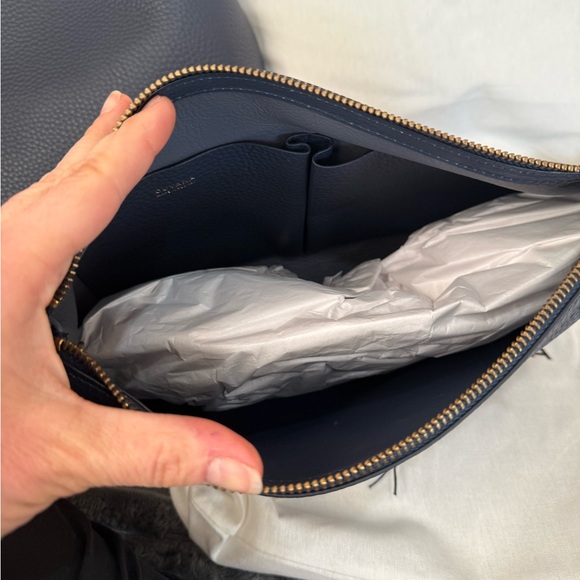 Cuyana System Tote 13 in V2 Zipper Pouch System Flap Bag Wide Strap Navy Set NWT - Picture 6 of 9